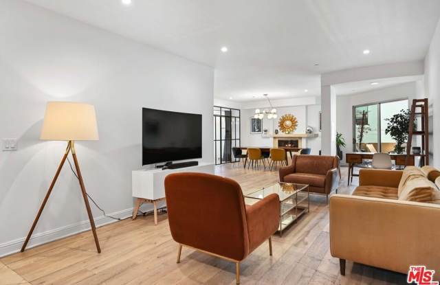 1521 Greenfield Ave unit: 305