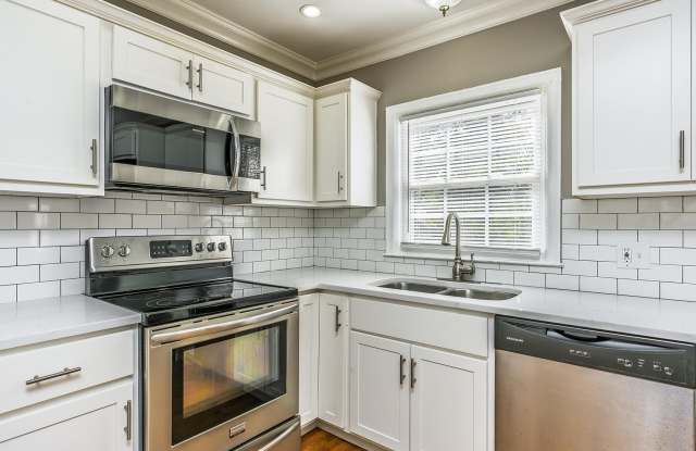 Photo of 2224 Harrodsburg Road