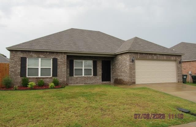 2080 Matthews Meadows Lane - 2080 Matthews Meadow Lane, Conway, AR 72032