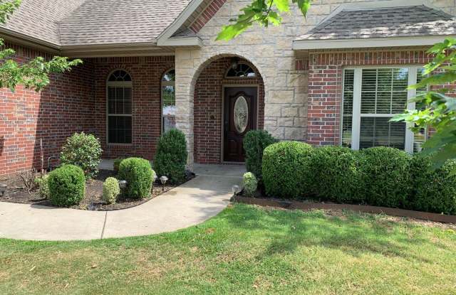 Photo of 3405 SW 8th Street