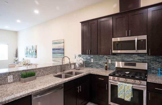 Photo of Pacific Heights Apartments