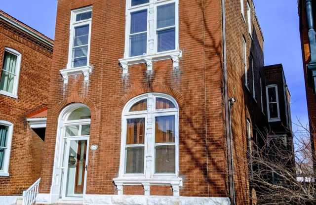 Extremely spacious, 4+ bedroom, 2 bath historic gem