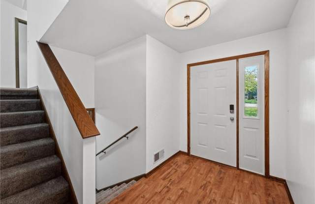 91 Egret Boulevard NW