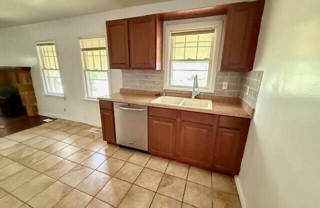 2631 E Vandalia Street