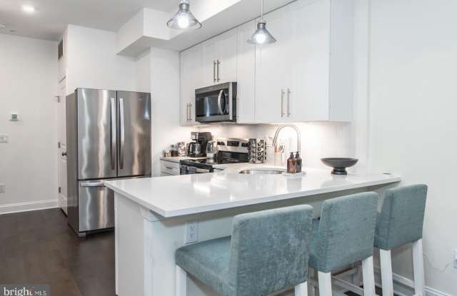 3958 MOUNT VERNON Street unit: 2