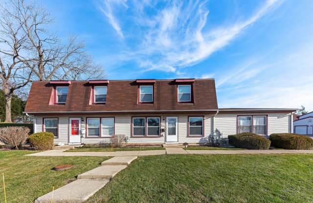 Townhouse in Hoffman Estates