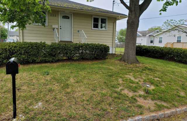 223 Elizabeth Ave