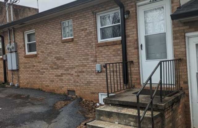 712 F Avenue Southeast