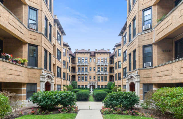 1335 W Lunt Avenue unit: 2J