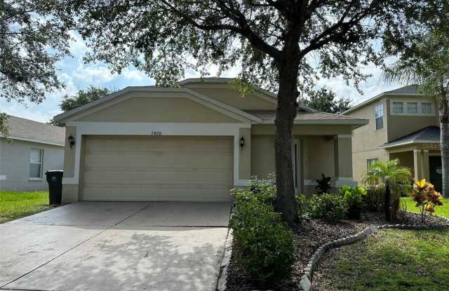 7820 CARRIAGE POINTE DRIVE