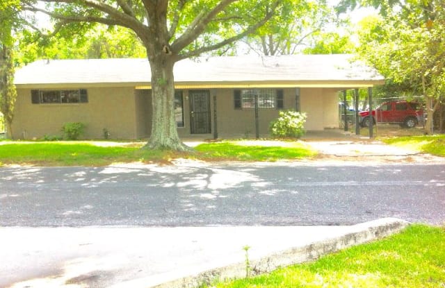 501 st Michael court. - 501 Saint Michael Court, Terrytown, LA 70056