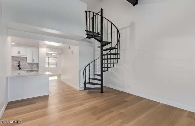 4901 S CALLE LOS CERROS Drive unit: 202