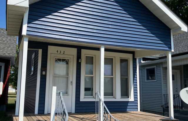 Photo of 432 2nd Ave