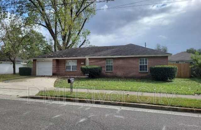 Photo of 1390 Old Middleburg Road North