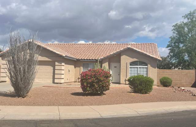 Location, Location, Location Gilbert 3+Den, 2 Bath, 2CG.