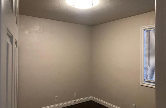 Photo of 4 BEDROOM / 2 BATH SINGLE FAMILY HOME W/ CASITA