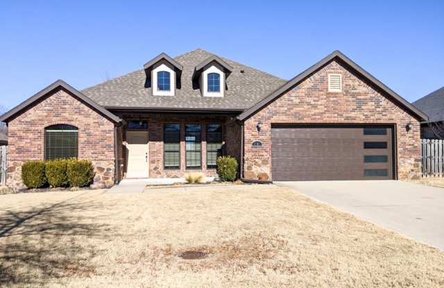 Photo of Stunning 4 Bed 2 Bath Home close to Elm Springs Walmart!