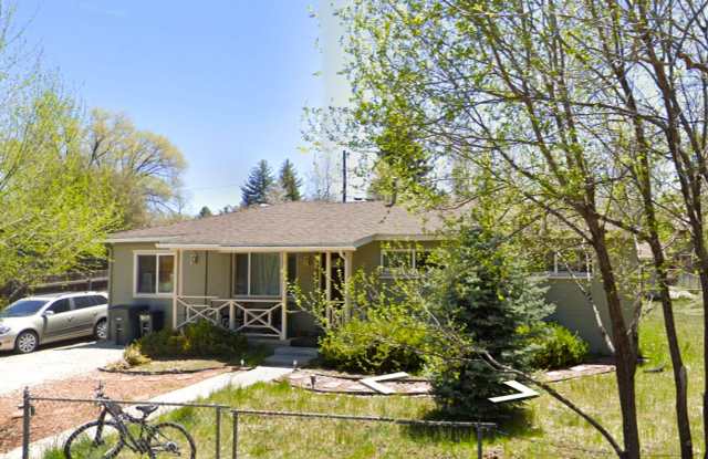 Photo of West-Flagstaff 4bd/2ba House Near NAU  CCC -Students  Pets OK!! Avail. July 10th!