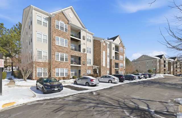 1000 Westwood Village Way #302 Midlothian, VA 23114