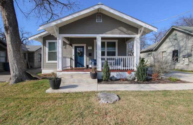 RENOVATED 3-BEDROOM HOME IN BEACON HILL
