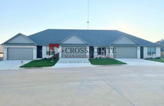 Luxury 3 Bedroom 2 Bath Townhomes in Bullard ISD!