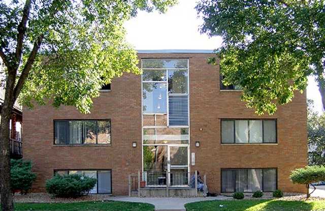 Photo of Campus Apartments 718 University Ave SE