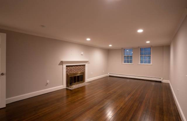 Huge single family in Newton