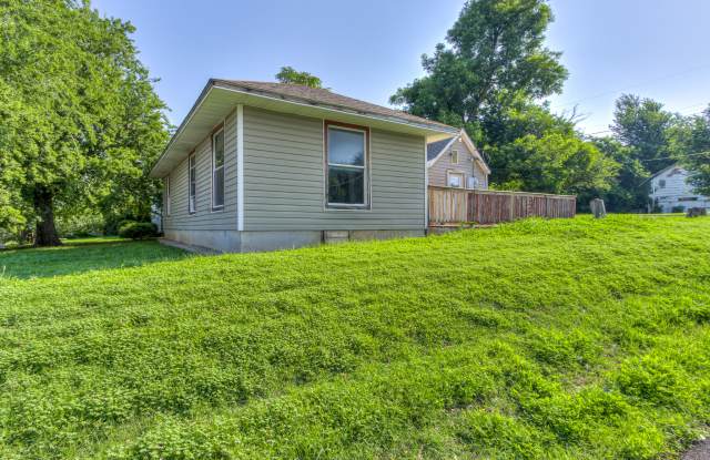 600 North Admire Avenue