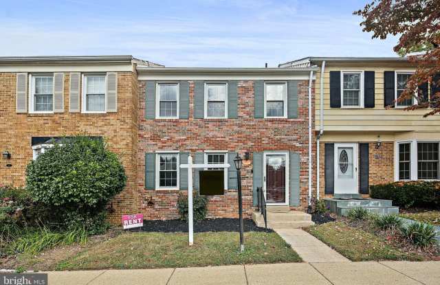 Photo of 18 CHANTILLY Court