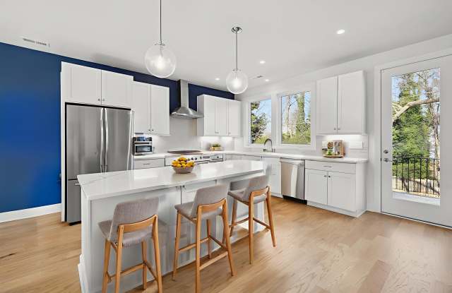 1553 Pinecrest Avenue - 1