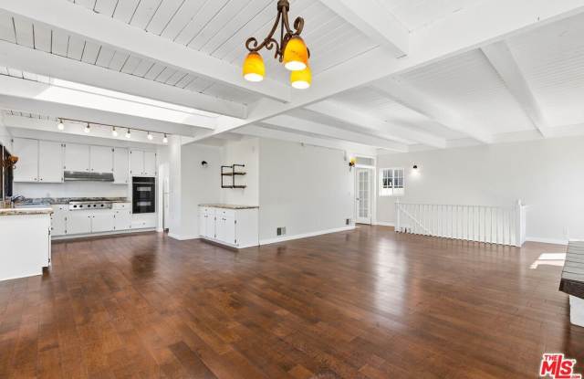 3900 Pacific Ave unit: 1