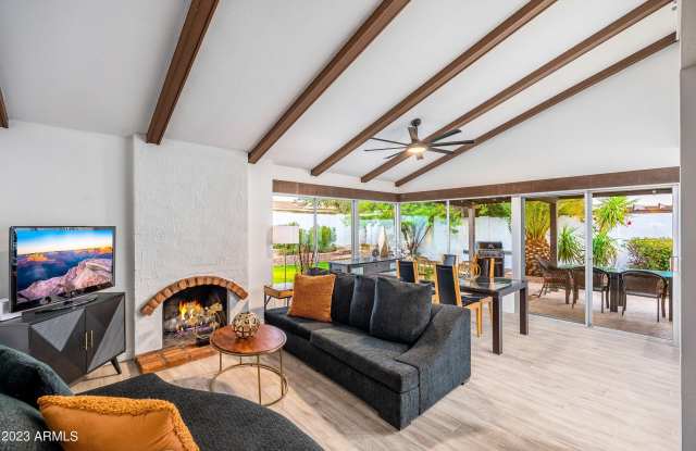 Photo of 7733 E HUBBELL Street