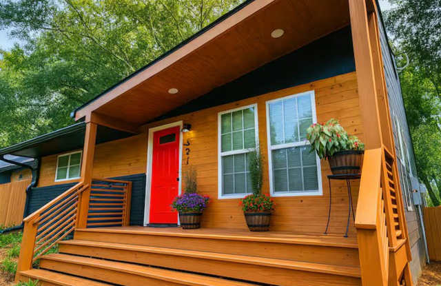 Room in 3 Bedroom Home in Forest Park
