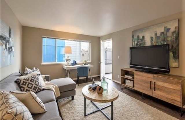 Harbor Square Apartments