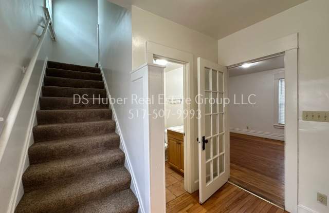 206 S Fairview Avenue Lansing, MI 48912