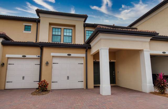 Photo of Seasonal Short-Term Sought after Sarasota National (Social Membership) with resort like Amenities!