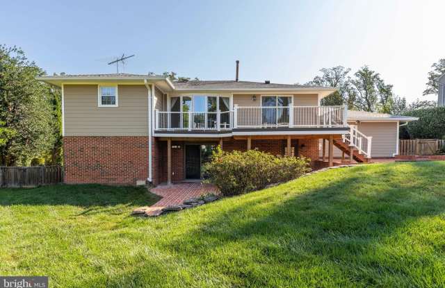 1208 FORESTWOOD Drive