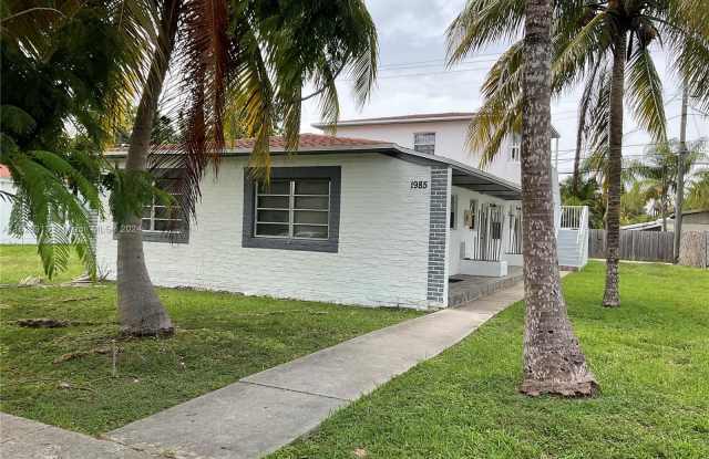 1985 NE 172nd St