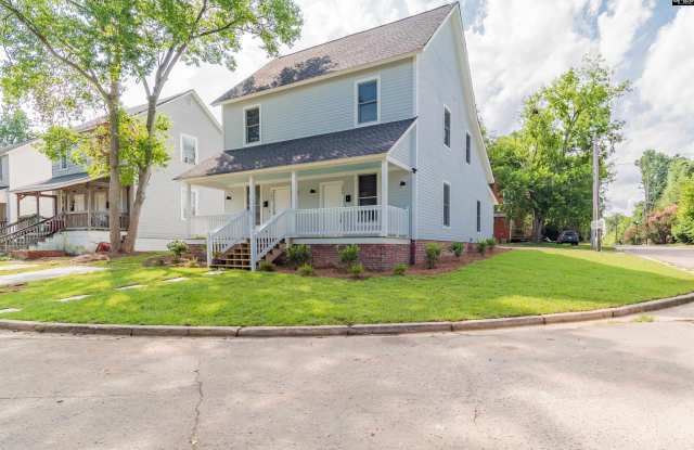 306 Picadilly Street