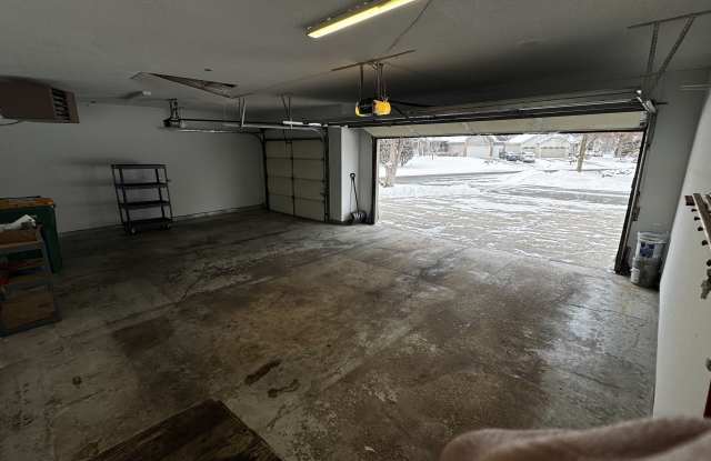 8700 Loch Lomond Boulevard