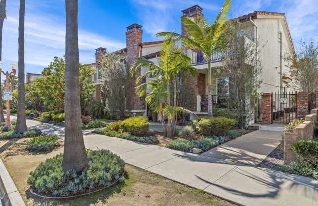 1205 S Catalina