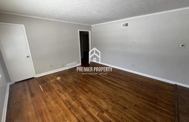 3002 Cromwell Avenue