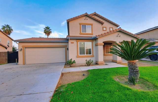 Comfortable Two-Story 4BR Home in Fresno!