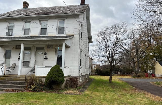 202 N HELLERTOWN AVENUE - 202 North Hellertown Avenue, Quakertown, PA 18951