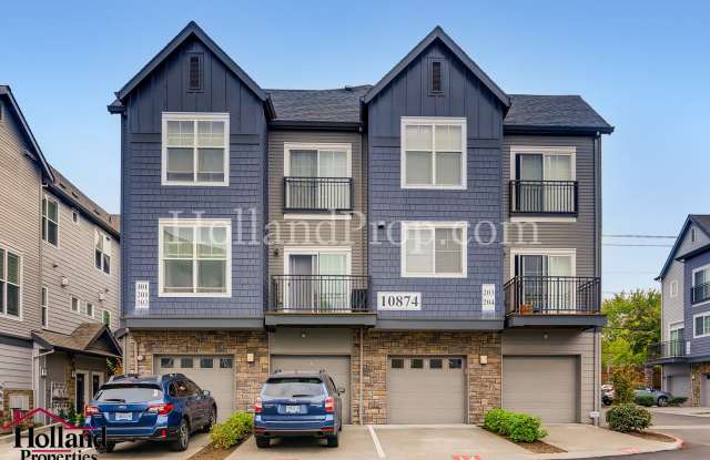 Wonderful 3 Story Condo in Hillsboro!