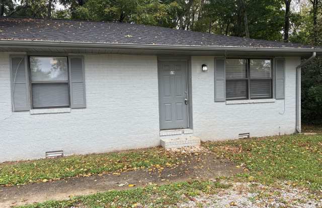 Spacious  Freshly Renovated 2 Bedroom Duplex in Manchester!