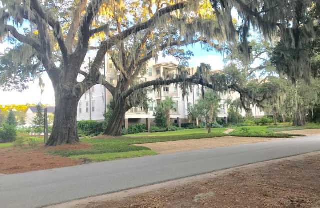 111 Gascoigne Avenue unit: 204