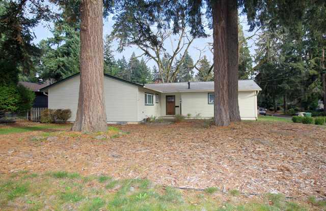 **Rent Special!**Gorgeous, Remodeled 3 Bed/2 Bath Mid-Century Ranch on Huge Lot – Lake Oswego!