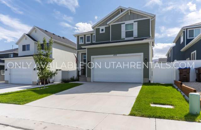 4712 E Rustic Ranch Way