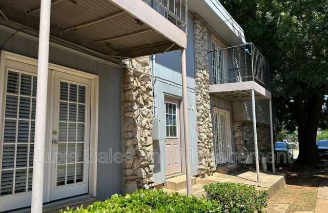 Photo of 6016 NW Expressway